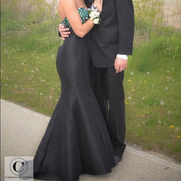 PROM DRESS - Picture 4 of 7